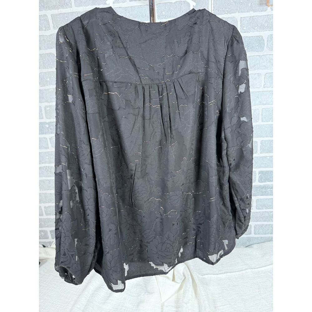 Maurices Womens Black‎ Gold Metallic Floral Surplice Wrap Blouse NWT Large - Picture 3 of 4